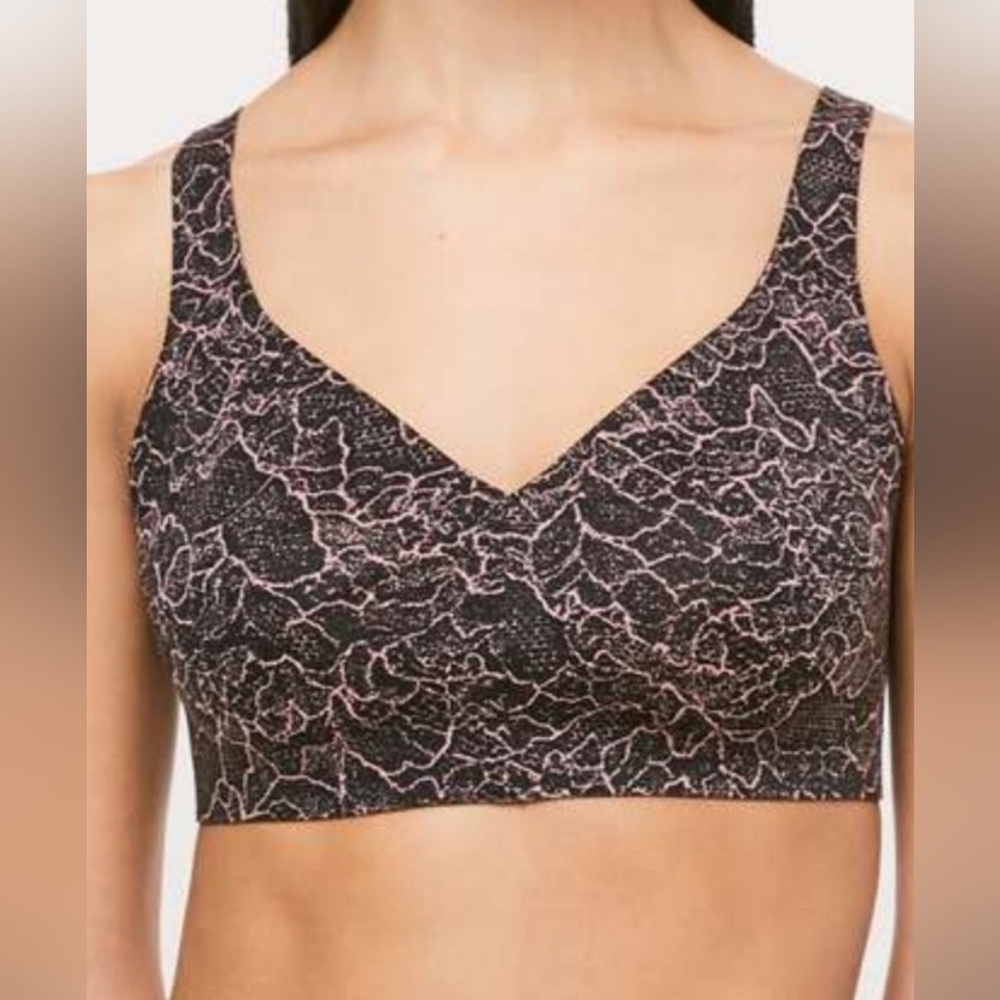 Lululemon Like Nothing Bra in Lacescape Spanish Rose/Black Size 34D